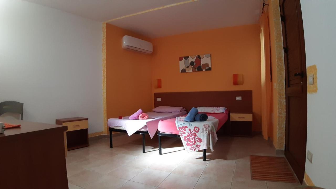 Guesthouse Affittacamere Goloritze Cala Gonone Exterior foto